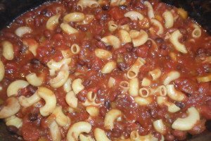 Vegetarian chili with pasta