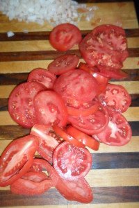 Variety of sliced tomatoes