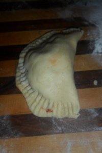 Sealing the folded dough pocket