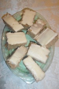 Serving plate with pieces of banana cake.