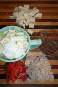 Sauce and rest of ingredients ready.